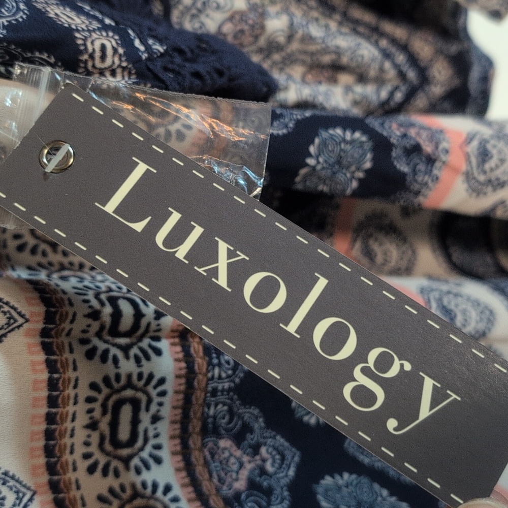Luxology Boho Bell Sleeves Dress NWT Size 16P - Picture 5 of 8